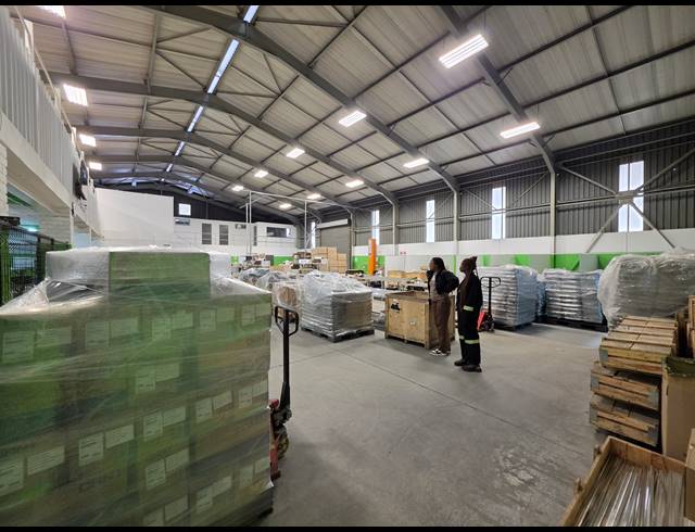 3,600M² FACTORY FOR SALE IN ANDERBOLT